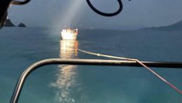 Fethiye&rsquo;de s&uuml;r&uuml;klenen tekne kurtarıldı