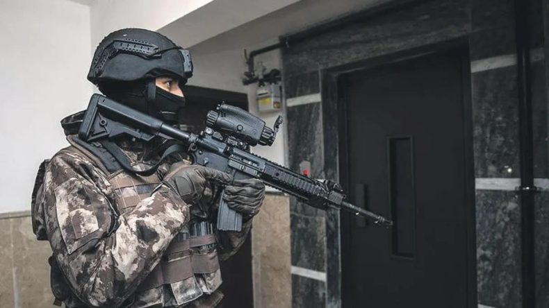 FET&Ouml; H&uuml;k&uuml;ml&uuml;s&uuml;ne Şafak Operasyonu