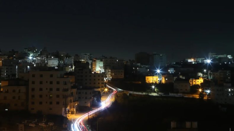 Filistin topraklarını gasbeden İsrailliler Batı Şeria'da araçları hedef aldı: 3 Filistinli yaralandı