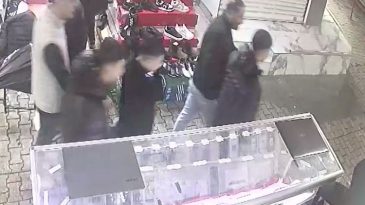 Fiyat sormak i&ccedil;in girdi, &ccedil;alıp ka&ccedil;tı