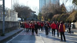 Galatasaraylı Taraftarlar Beşiktaş Derbisi İ&ccedil;in T&uuml;praş Stadı'na Geldi