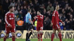 Galatasaray&rsquo;ın rakibi Liverpool, Wolverhampton&rsquo;a yıkıldı!