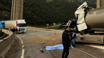 Gaziantep&rsquo;te tankerler kafa kafaya &ccedil;arpıştı: 1 &ouml;l&uuml;, 1 yaralı