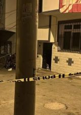 Gen&ccedil; kadın evinin &ouml;n&uuml;nde isabet eden kurşunla &ouml;ld&uuml;