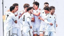 Gen&ccedil;ler derbisinde g&uuml;len Beşiktaş oldu