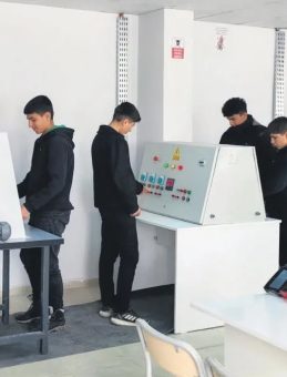 Gen&ccedil;lerden iyilik hareketi: Bir Işık da Sen Yak