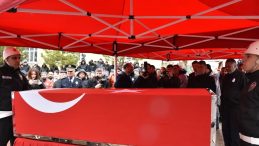 G&ouml;rev başında yaralandı, hastanede hayatını kaybetti: Memleketinde dualarla uğurlandı