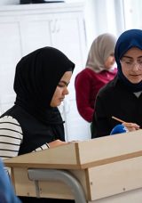 G&ouml;rme Engelli &Ouml;ğrenciler Akranlarının Sesiyle &Ccedil;alışıyor!