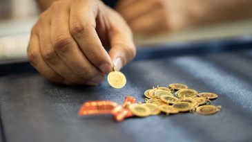 Gram altında 11 bin TL beklentisi! Bu m&uuml;mk&uuml;n m&uuml;? Nasıl yatırım yapmalı? Uzman isimden kritik değerlendirmeler…