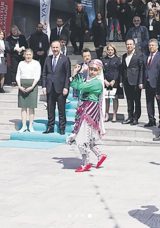 G&uuml;ller diyarı sanatla kucaklaştı