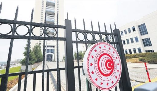 G&uuml;mr&uuml;klere savaş ayarı