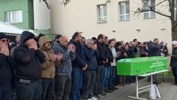 Halı sahada kalp krizi ge&ccedil;irdi, son yolculuğuna uğurlandı