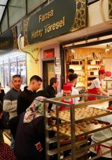 Hatay&rsquo;da Uzun &Ccedil;arşı'da Bayram Yoğunluğu