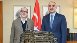 Haydarpaşa ve Sirkeci'de d&uuml;nyaca &uuml;nl&uuml; k&uuml;rat&ouml;r devrede