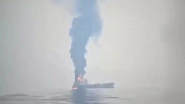 H&uuml;rm&uuml;z Boğazı'nda tansiyon d&uuml;şm&uuml;yor: İran 10 petrol tankerini vurduğunu duyurdu