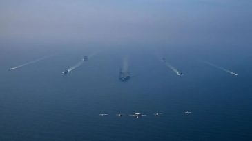 H&uuml;rm&uuml;z Boğazı&rsquo;nda kritik uyarı! &lsquo;Ge&ccedil;meye &ccedil;alışan vurulacak&rsquo;