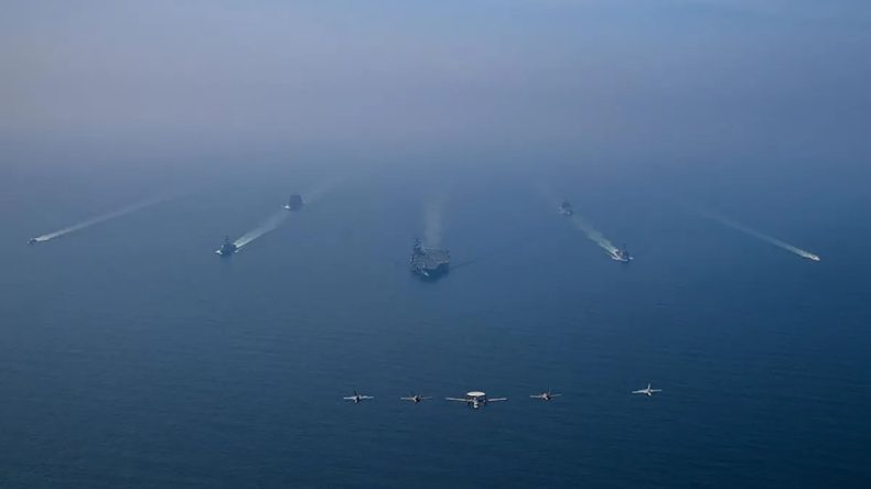 Hürmüz Boğazı’nda kritik uyarı! ‘Geçmeye çalışan vurulacak’