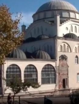 İBB'ye 7 yıl &ouml;nce yıktırılıp yapılmayan cami tepkisi