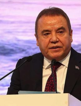 İBB'ye Yönelik 'Yolsuzluk' Soruşturmasında Muhittin Böcek'in 2 Şoförü Tutuklandı