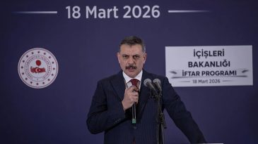 İ&ccedil;işleri Bakanı &Ccedil;ift&ccedil;i, Bakanlık Personeliyle İftarda Buluştu