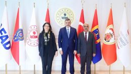 İ&ccedil;işleri Bakanı Mustafa &Ccedil;ift&ccedil;i, DEM Partili Buldan ve Sancar ile g&ouml;r&uuml;şt&uuml;