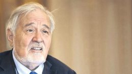 İlber Ortaylı Bug&uuml;n Toprağa Verilecek