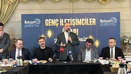 İletişim Fak&uuml;ltesi &ouml;ğrencileri AK Parti&rsquo;nin d&uuml;zenlediği iftarda buluştu!