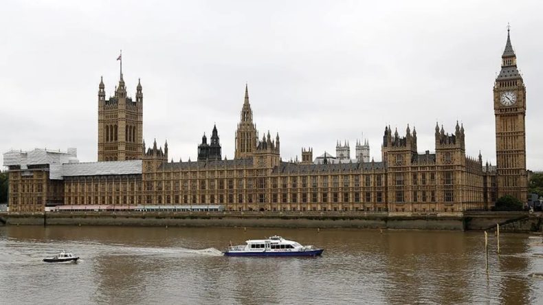 İngiltere Orta Doğu’daki vatandaşlarının tahliyesine başlayacak!
