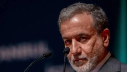 İran Dışişleri Bakanı Arak&ccedil;i: Trump anlayana kadar kendimizi savunacağız