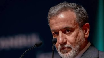 İran Dışişleri Bakanı Arak&ccedil;i: Trump anlayana kadar kendimizi savunacağız