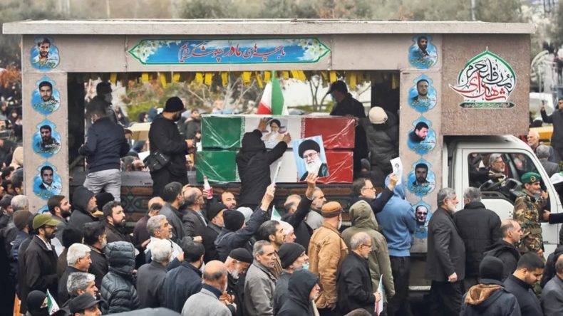 İran Halkı Meydan Okudu