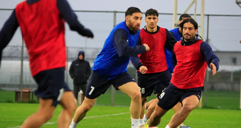 İran Milli Takımı Kamp için Antalya'ya Geldi