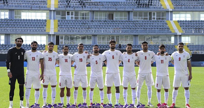 İran Milli Takımı'ndan &ouml;len &ccedil;ocuklar i&ccedil;in sırt &ccedil;antalı mesaj!