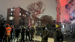 İran'dan İsrail'e Misilleme Saldırısı! Arad ve Dimona'da B&uuml;y&uuml;k Yıkım Var