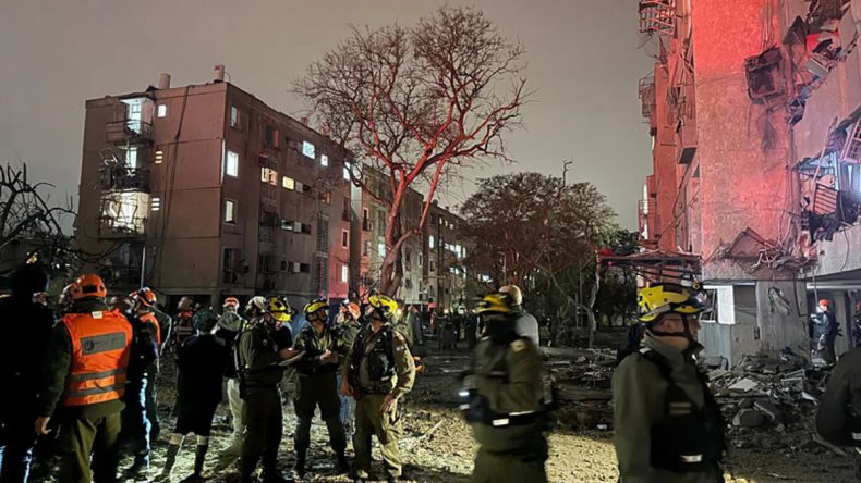 İran'dan İsrail'e Misilleme Saldırısı! Arad ve Dimona'da Büyük Yıkım Var