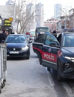 İstanbul Ataşehir'de Feci Olay! &Ccedil;&ouml;p Kamyonunun &Ccedil;arptığı Kadın Hayatını Kaybetti