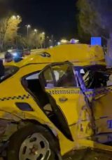 İstanbul Kartal'da Makas Ter&ouml;r&uuml;: Aynı Y&ouml;nde Seyreden Taksiye &Ccedil;arpma Sonucu 3 Yaralı