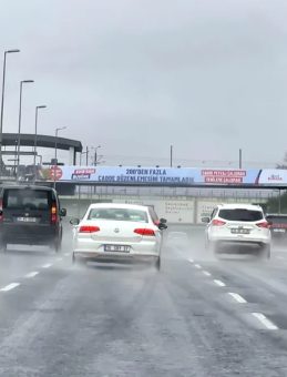 İstanbul'da bayramın ilk g&uuml;n&uuml; yollar boş kaldı