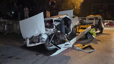 İstanbul'da feci kaza: S&uuml;ratle duvara &ccedil;arptı, hayatını kaybetti