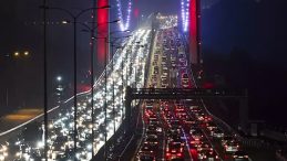 İstanbul'da Gece Saatlerinde Trafik Yoğunluğu