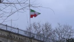 İstanbul'daki İran Başkonsolosluğu'nda bayrak yarıya indirildi