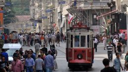 İstiklal Caddesi'nden rekor: 2025'te 107 milyon kişi ziyaret etti