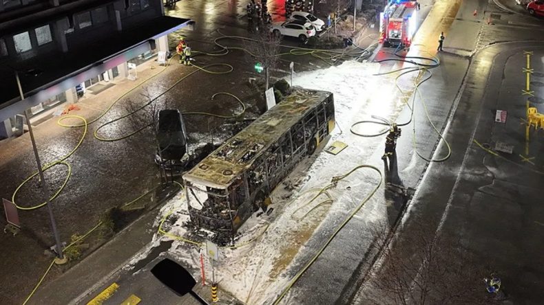 İsvi&ccedil;re&rsquo;de otob&uuml;s yangını: 6 kişi hayatını kaybetti