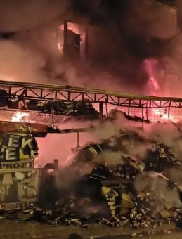 İşyeri yangını il&ccedil;ede korku ve panik yarattı