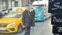 İzmir'de bı&ccedil;aklar &ccedil;ekildi, tehditler edildi&hellip; Minib&uuml;ste taciz gerilimi anbean kameraya yansıdı!
