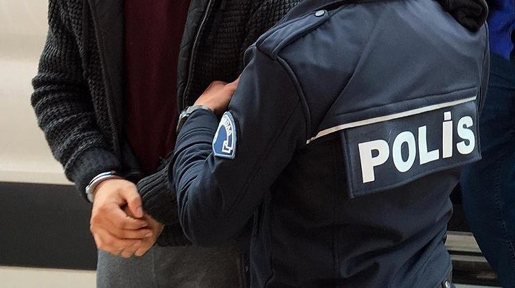 İzmir'de &ccedil;ocukları su&ccedil;a teşvik eden paylaşımlar yapan 7 ş&uuml;pheli tutuklandı