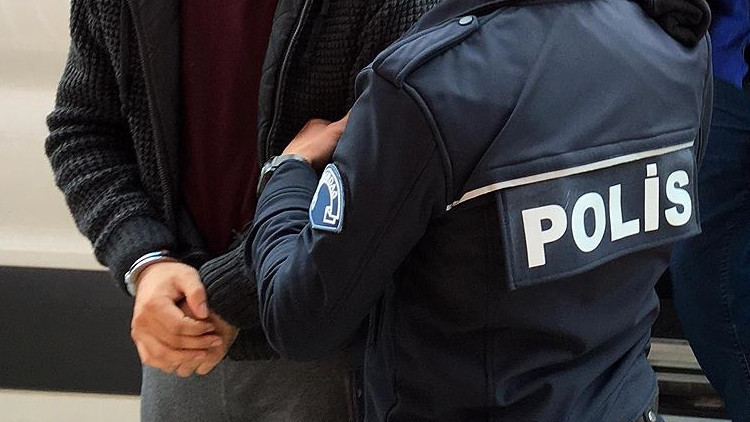 İzmir'de &ccedil;ocukları su&ccedil;a teşvik eden paylaşımlar yapan 7 ş&uuml;pheli tutuklandı