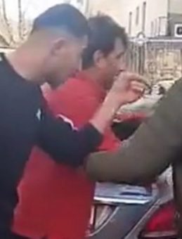 Kadık&ouml;y&rsquo;de kamyonet şof&ouml;r&uuml; kabusu yaşadı: Demir &ccedil;ubuklarla saldırdılar!