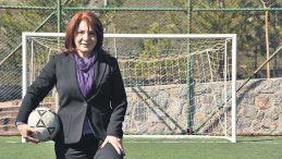 Kadın hakemlere şaşırmayı bırakın!