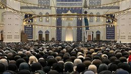 Kadir Gecesi&rsquo;nde camiler dolup taştı: Eller semaya y&uuml;kseldi!